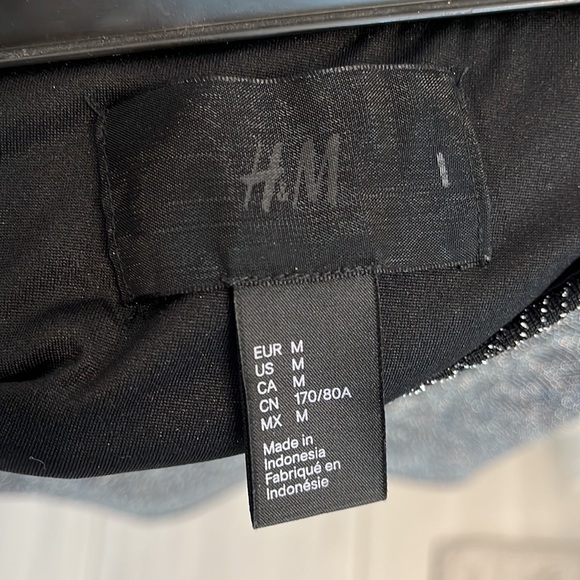 H&M black and silver stretchy skirt - Picture 3 of 3